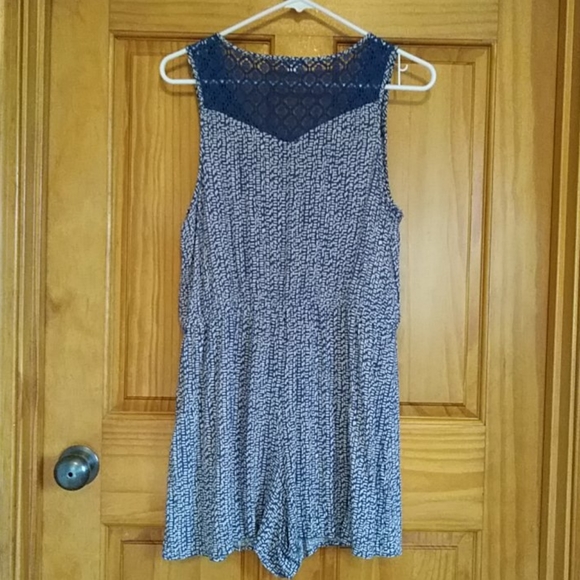 Xhilaration Open Accent Lightweight Romper Size XL - Picture 6 of 10